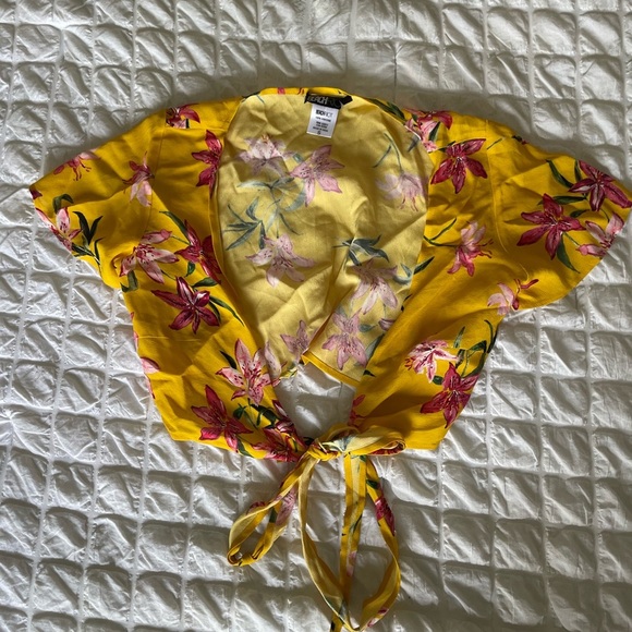 BeachRiot yellow floral wrap crop top - Picture 2 of 7